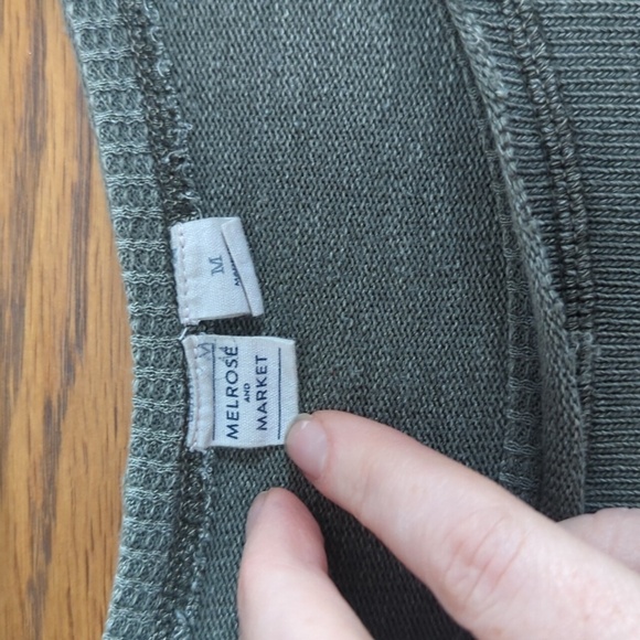 Melrose and Market Distressed Waffle Knit Long Sleeve Scoop Wide Neck Blouse M - Picture 3 of 6